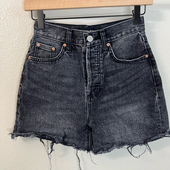 Denim Forum The Yoko Mid Thigh Short Size 24 - Picture 1 of 6